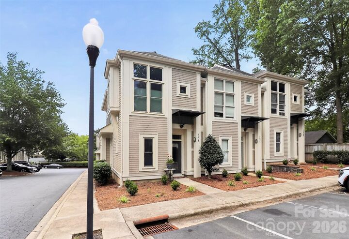 Property Photo: 1073 Park West Drive NC 28209