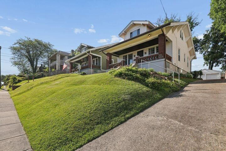 Property Photo:  2213 Quatman Avenue  OH 45212 