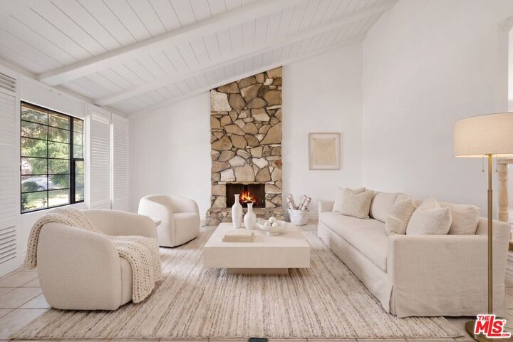 Property Photo:  1844 Michael Ln  CA 90272 