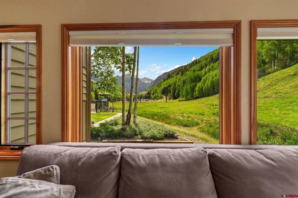 Property Photo:  370 Mahoney Drive Unit 6, Door 106  CO 81435 