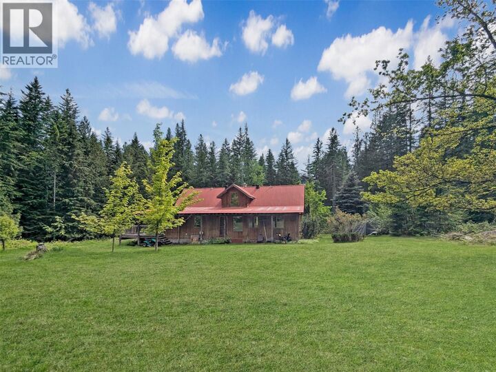 Property Photo: 122 Perepolkin Road BC V0G 1S1