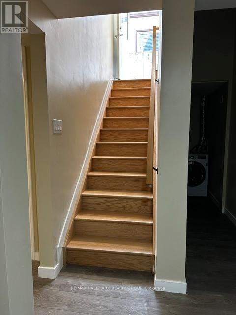 Property Photo: 1488 Meadowbrook Road A ON K1B 5C3