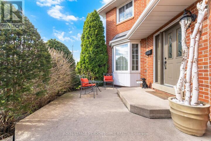 Property Photo:  38 McKillop Court  ON L6Y 3J2 