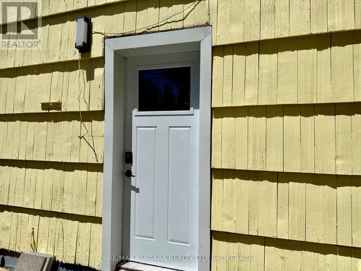 Property Photo:  4711 River Road Unit 2  ON L2E 3G2 