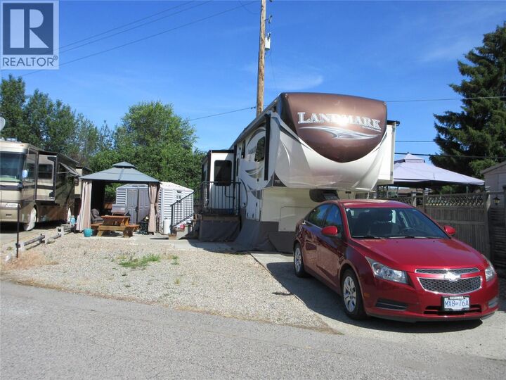 Property Photo:  415 Commonwealth Road 509  BC V4V 1P4 