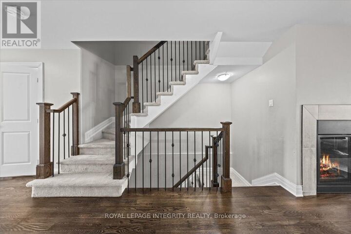 Property Photo:  154 Woodhurst Crescent  ON K2S 0T5 