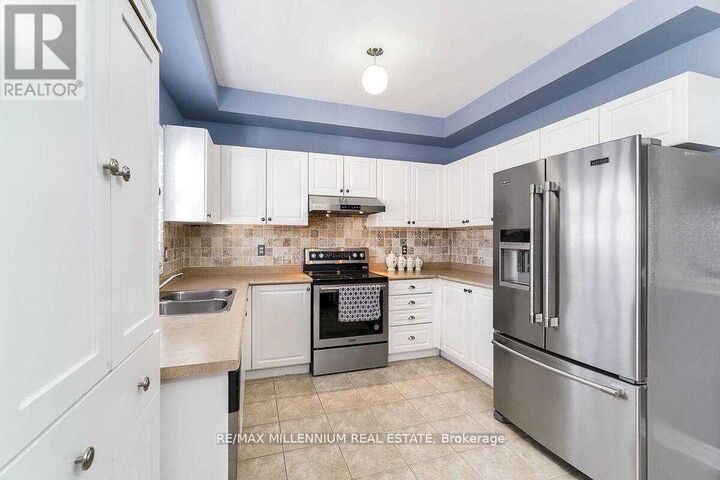 Property Photo: 23 Calderstone Drive South ON L6P 2A4