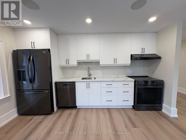 Property Photo:  13 Thomas Street 13A  ON L5M 1Y4 