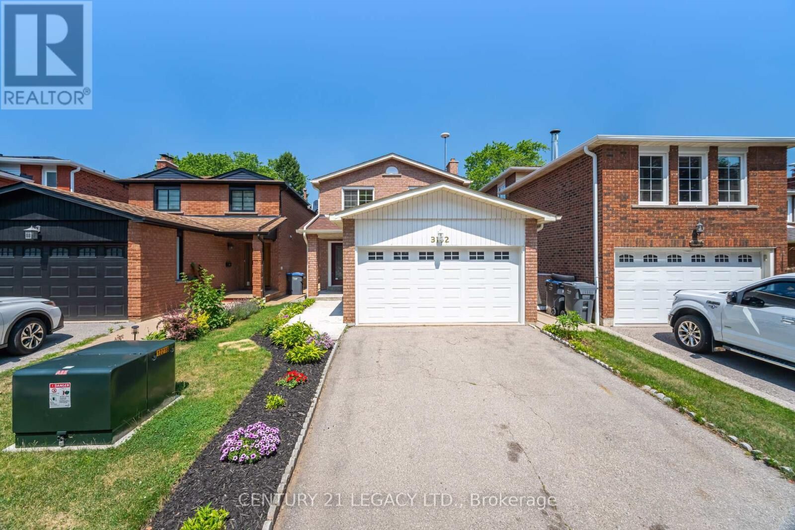 Property Photo:  3182 Bracknell Crescent  ON L5N 4W4 