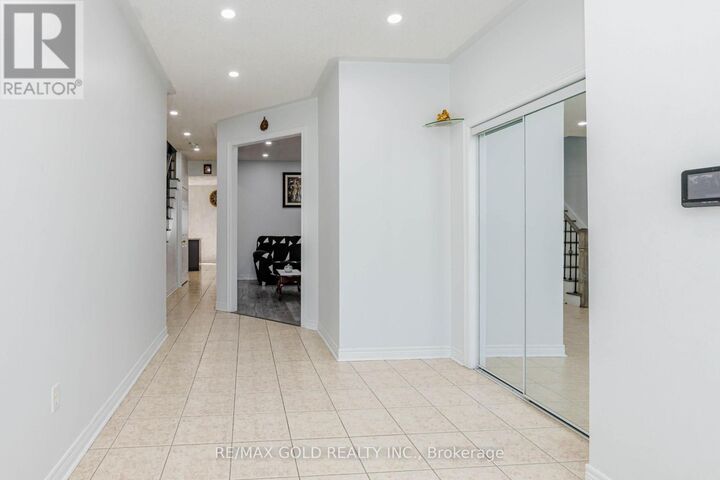 Property Photo: 93 Footbridge Crescent ON L6R 0T9