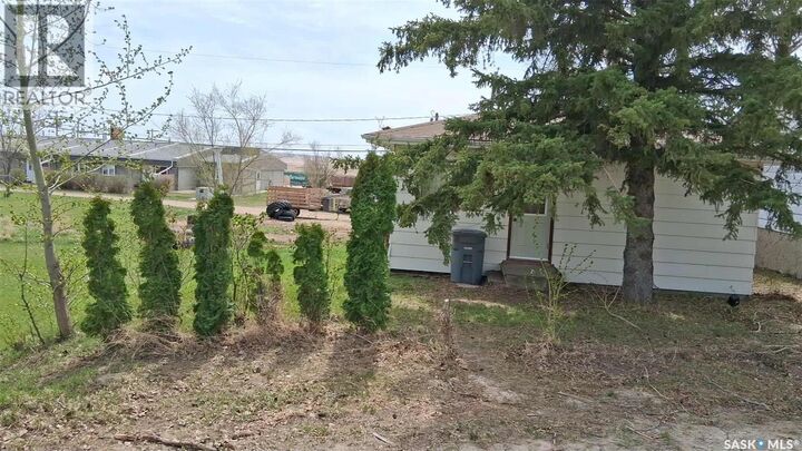 Property Photo:  112 1st Avenue N  SK S0L 0C0 