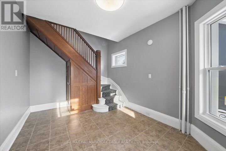 Property Photo:  16 Albert Street North  ON L3V 5K1 