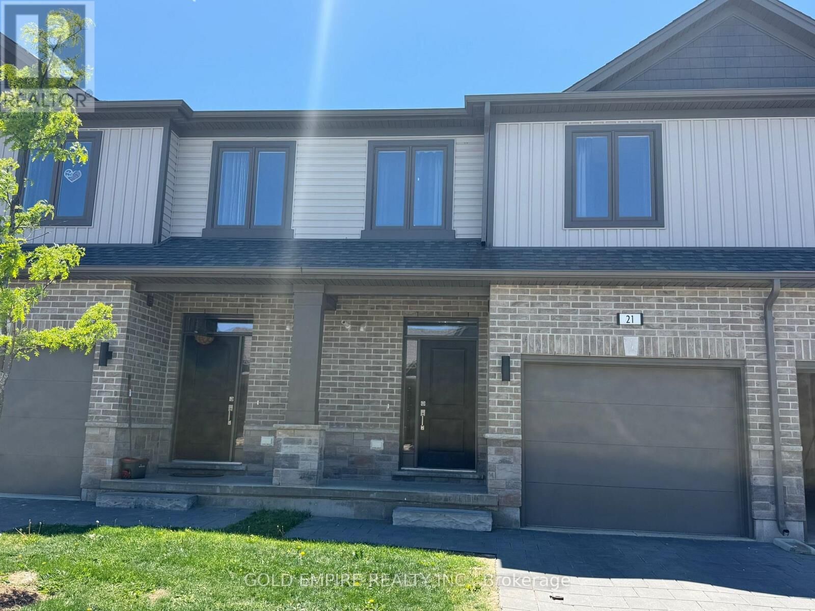 Property Photo: 745 Chelton Road 21 ON N6M 0J1