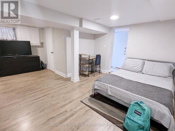 Property Photo:  276 Montrose Avenue Bsmt  ON M6G 3G8 