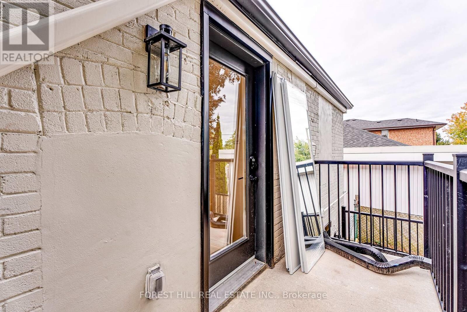 Property Photo:  50 William Cragg Drive B  ON M3M 1V1 