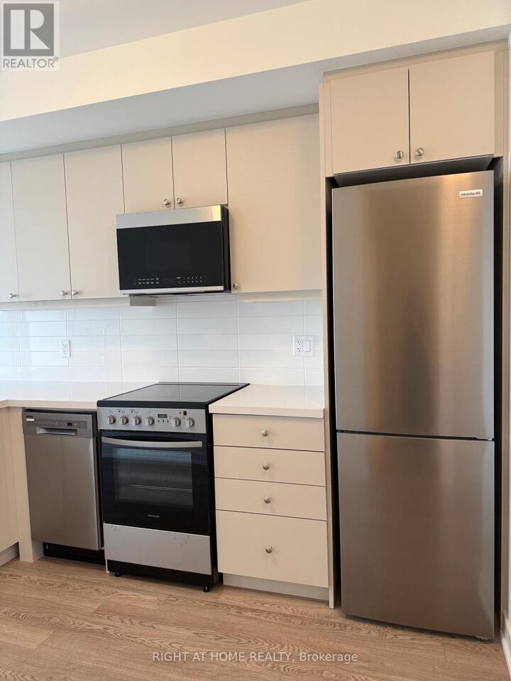 Property Photo:  51 Clarington Boulevard 1217  ON L1C 7J8 