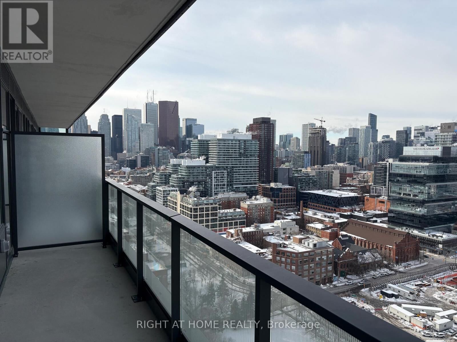 Property Photo: 35 Parliament Street East 2711 ON M5A 0Z5