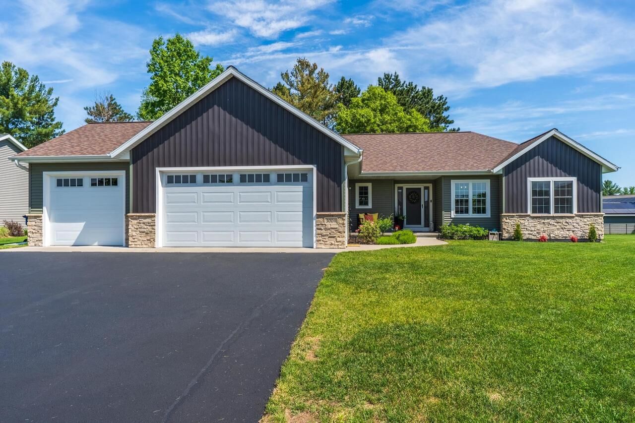 Property Photo: 3004 Barclay Way WI 54476
