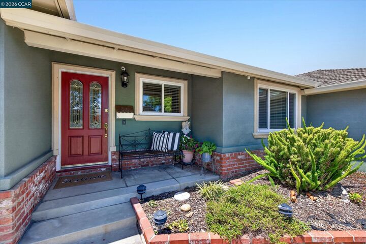 Property Photo: 5133 Waller Ave CA 94536