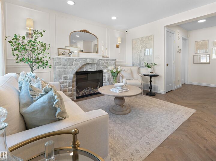 Property Photo: 4004 Savaryn Drive SW 47 AB T6X 1S6