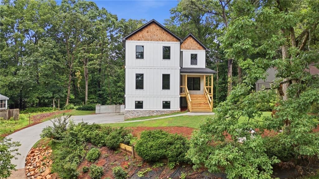 Property Photo: 2183 Deep Woods Way GA 30062