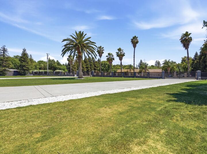Property Photo:  7280 W Menlo Avenue  CA 93723 