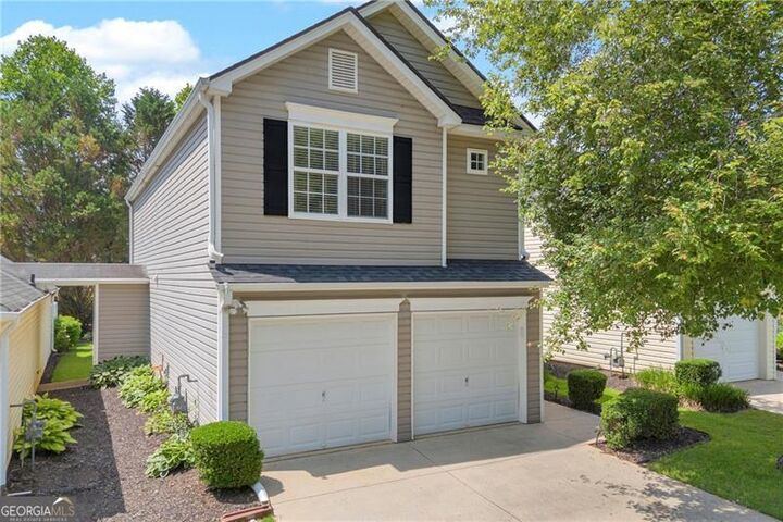 Property Photo: 5520 Mountain Top Place GA 30041