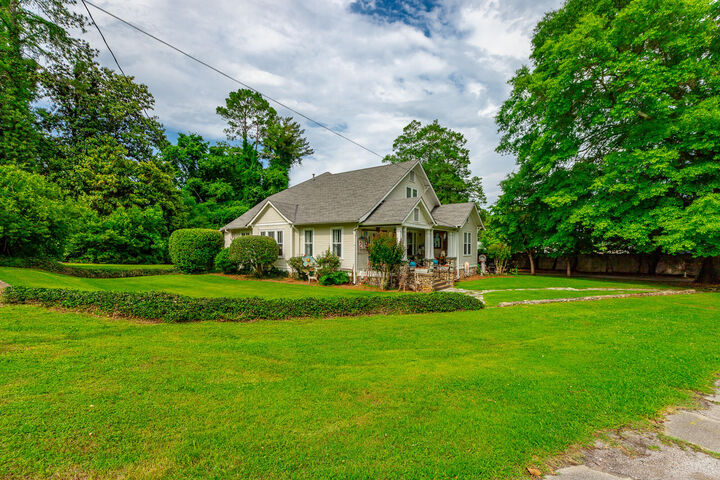 Property Photo:  215 Gordon Street  GA 30707 