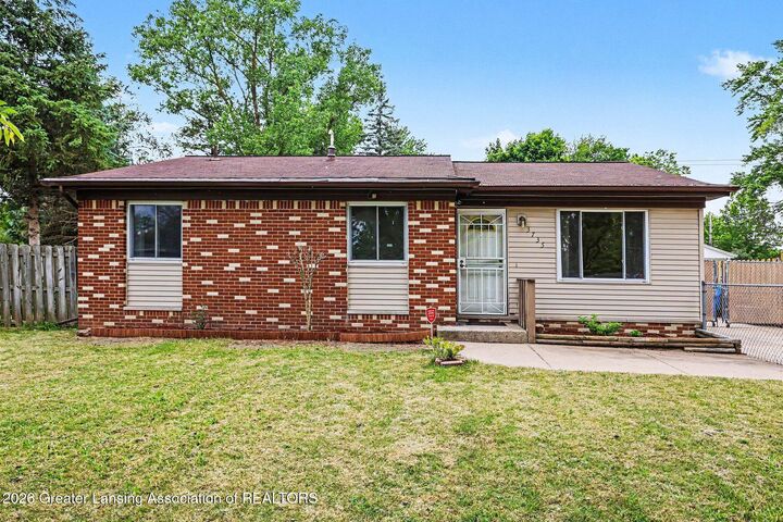 Property Photo:  3735 Fox Pointe S  MI 48911 