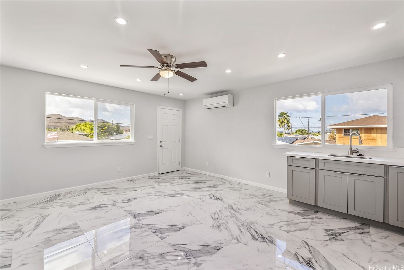 Property Photo: 609 Olomana Street HI 96734