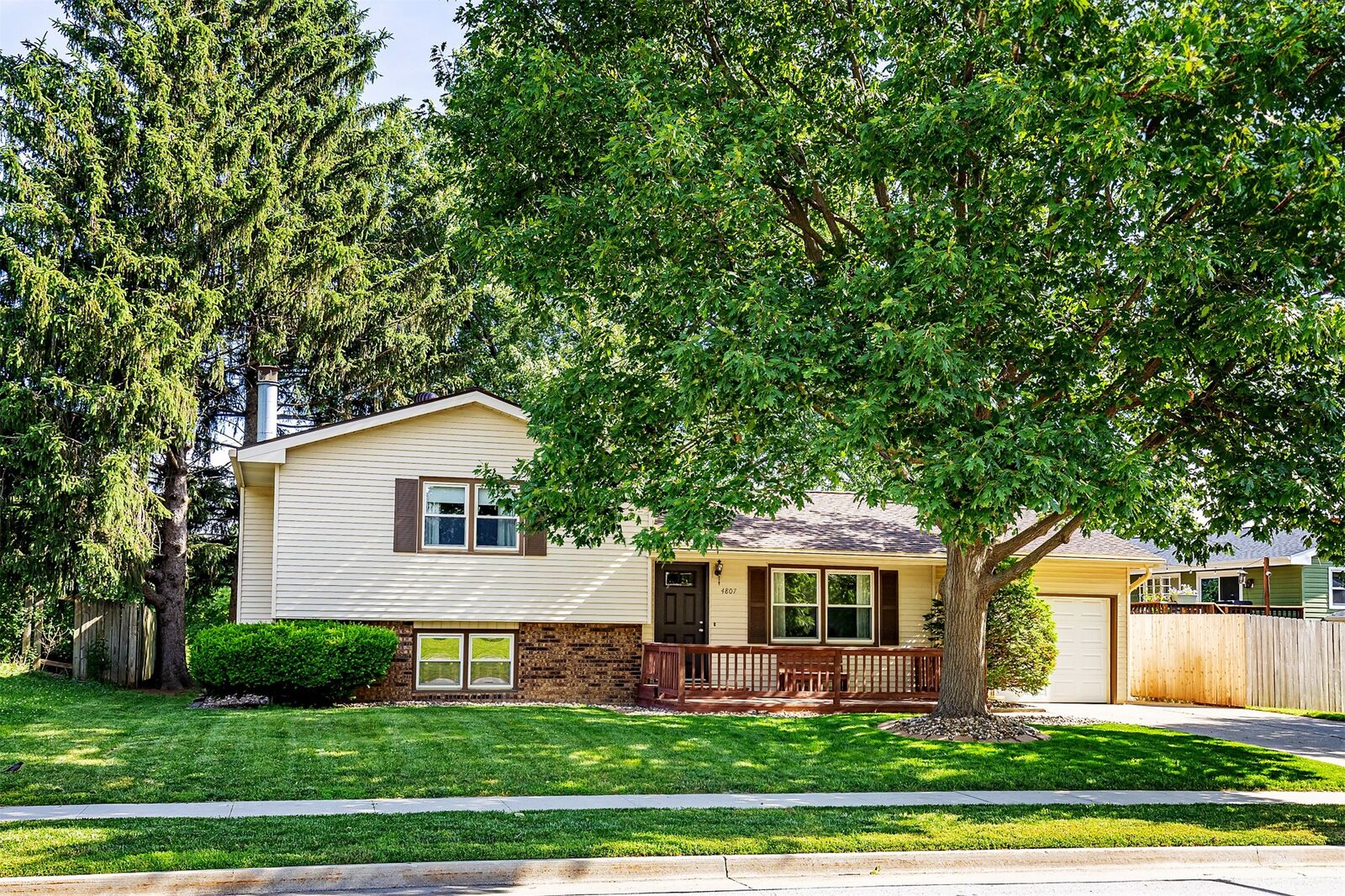 Property Photo: 4807 Wakonda Drive IA 50211