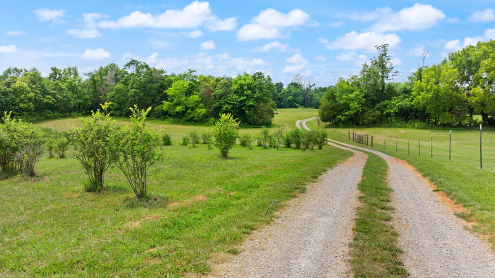 Property Photo: 1717 Halltown Road KY 42722