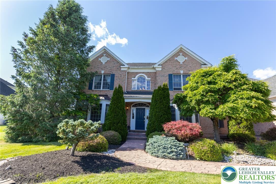 Property Photo:  4508 Homestead Drive  PA 18064 