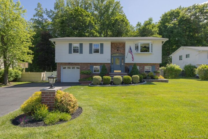 Property Photo:  6 Lighthouse Court  NY 10986 