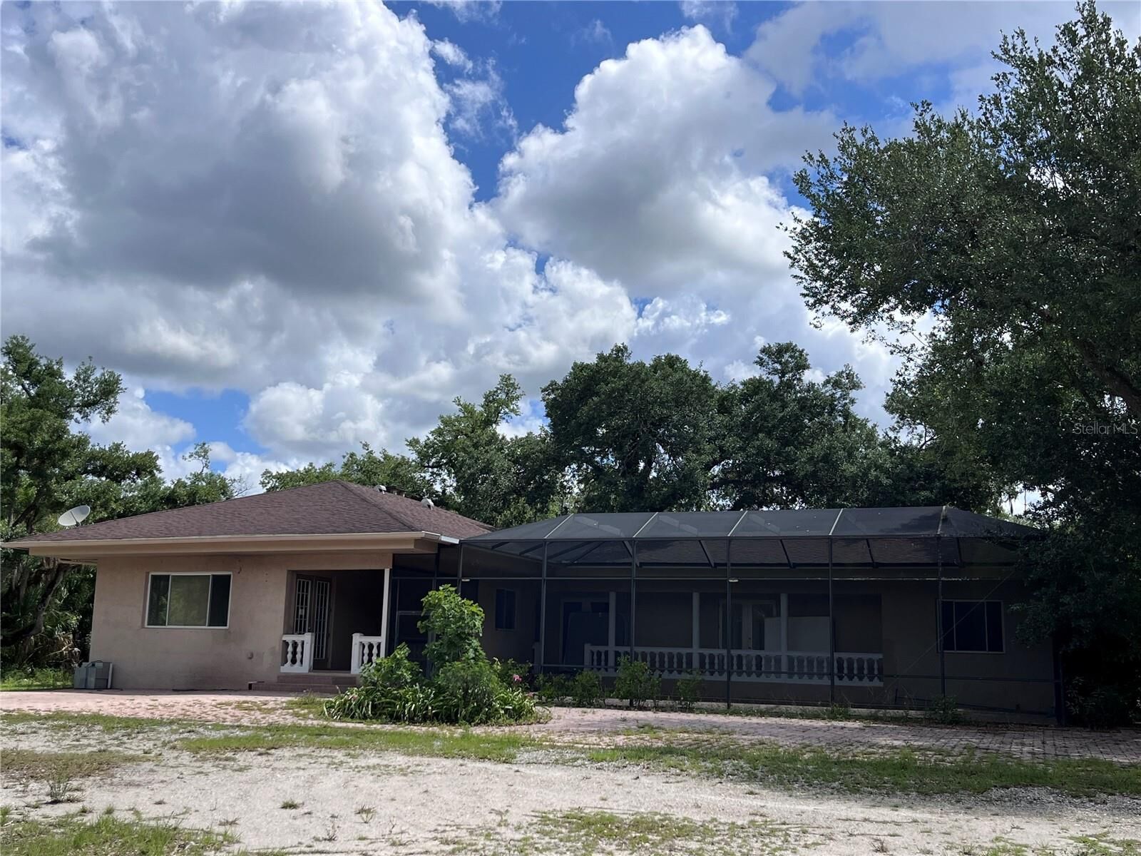 Property Photo:  970 Brentwood Drive  FL 34292 