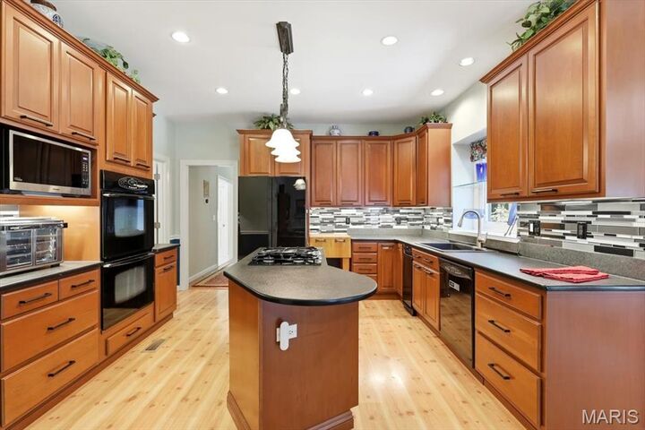 Property Photo:  2013 La Chelle Court  MO 63146 