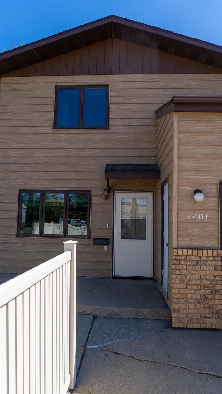Property Photo:  1401 11 1/2 Ave SW  ND 58701 
