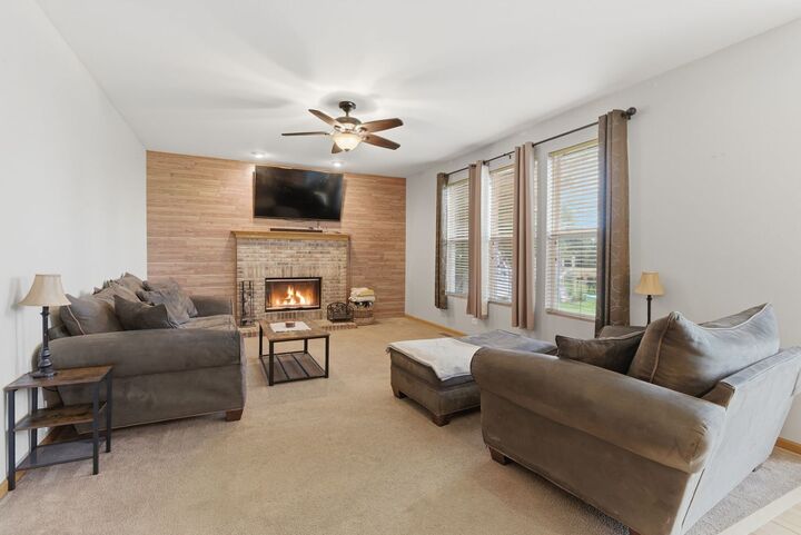 Property Photo:  911 Millard Court  IL 60431 