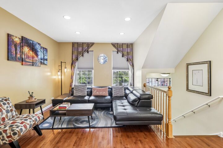 Property Photo: 10 Thomas Court IL 60030