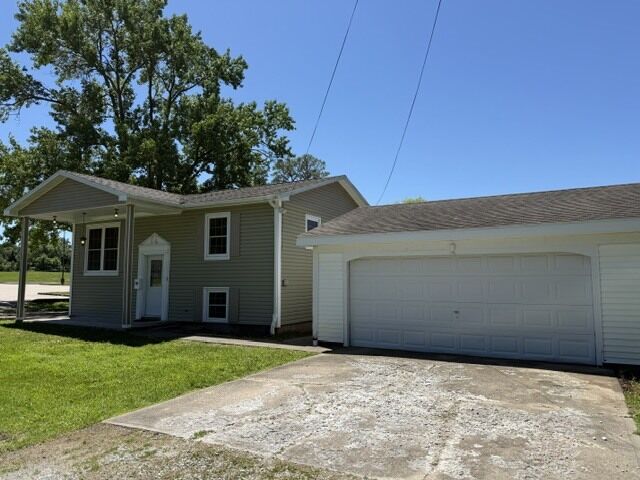 Property Photo:  303 Prentice Street  IL 62918 