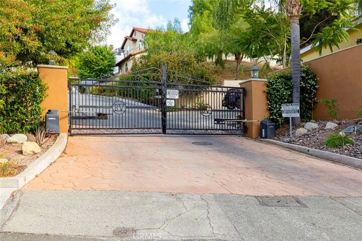 Property Photo: 23811 Bella Vista Dr CA 91321