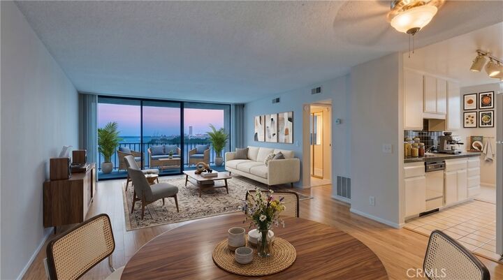 Property Photo:  1140 E Ocean  CA 90802 