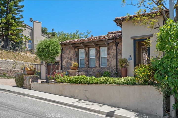 Property Photo:  2427 Springbrook  CA 91362 