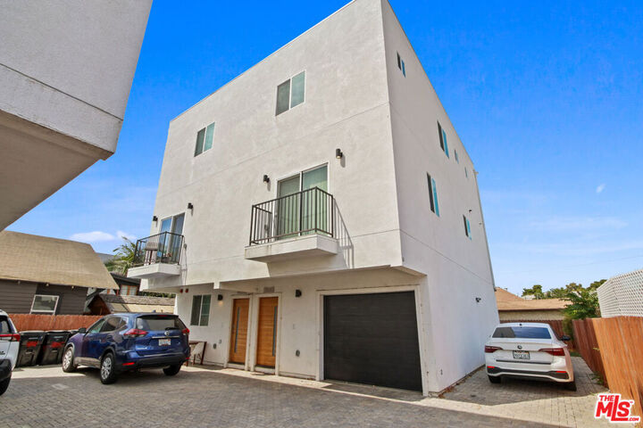 Property Photo:  1805 S New England Street  CA 90006 