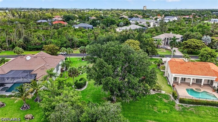 Property Photo:  16047 Forest Oaks Drive  FL 33908 