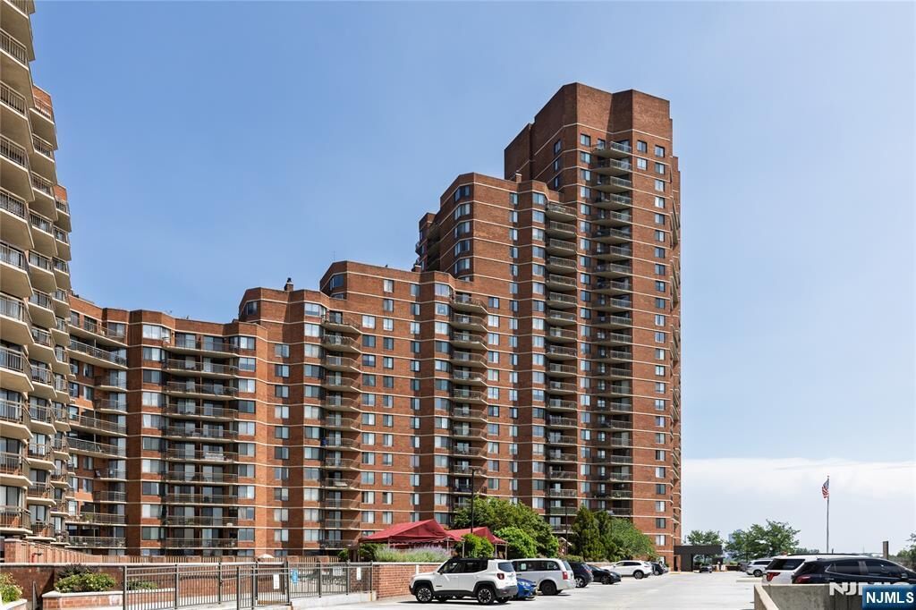 Property Photo:  2105 Harmon Cove Tower  NJ 07094 
