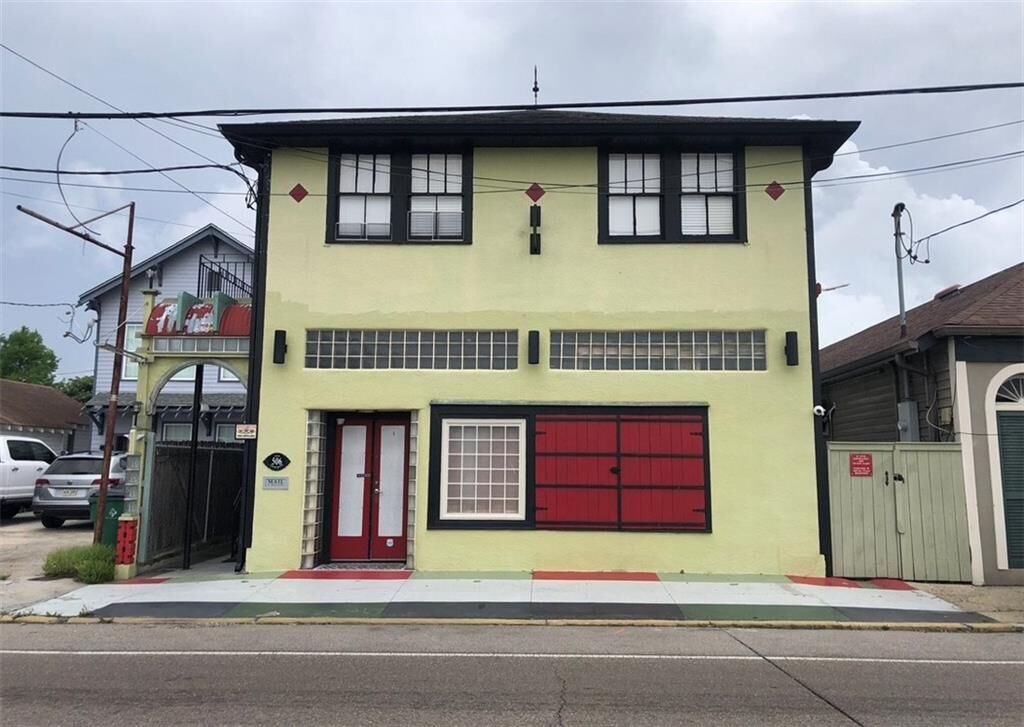 Property Photo: 506 Lafayette Street A LA 70053