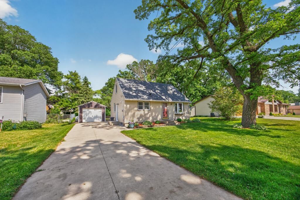 Property Photo:  2214 2nd Avenue SW  MN 55902 