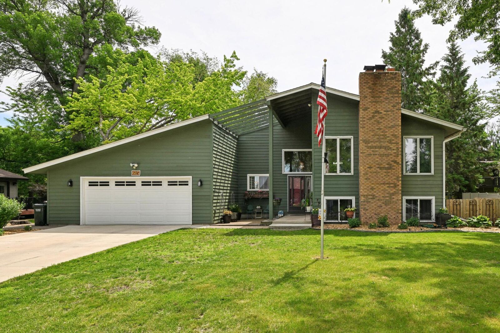 Property Photo:  615 Lakewood Drive SW  MN 55350 