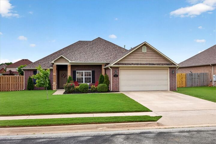 Property Photo:  112 Sussex Avenue  AR 72745 